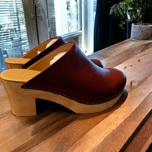 Brand new in box Nisolo Heeled-Clogs; Size 9
